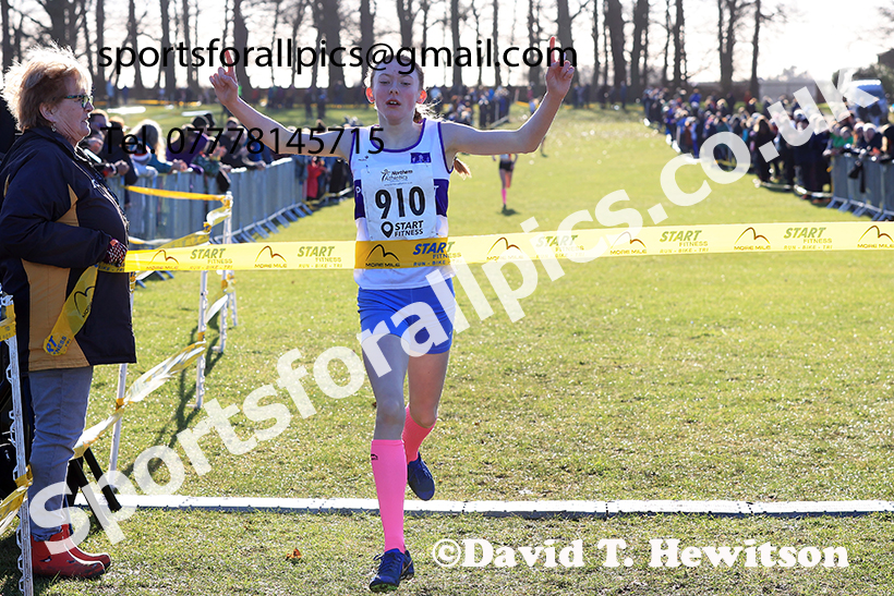 Girls under-13s 2025 Northern Cross Country Champs, Tatton Park, Knutsford, Cheshire. Photo: David T. Hewitson/Sports for All Pics